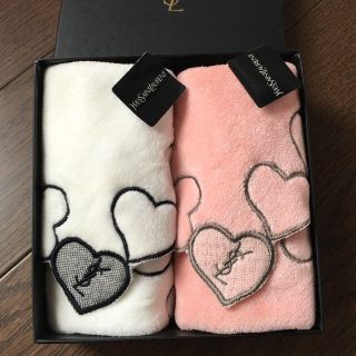 サンローラン(Saint Laurent)の【新品】イヴサンローラン & バーバリー タオルハンカチ 計４枚(ハンカチ)