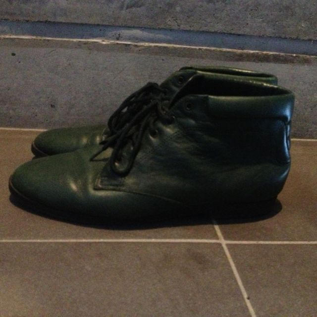 モスグリーンショートブーツ レディースの靴/シューズ(ブーツ)の商品写真