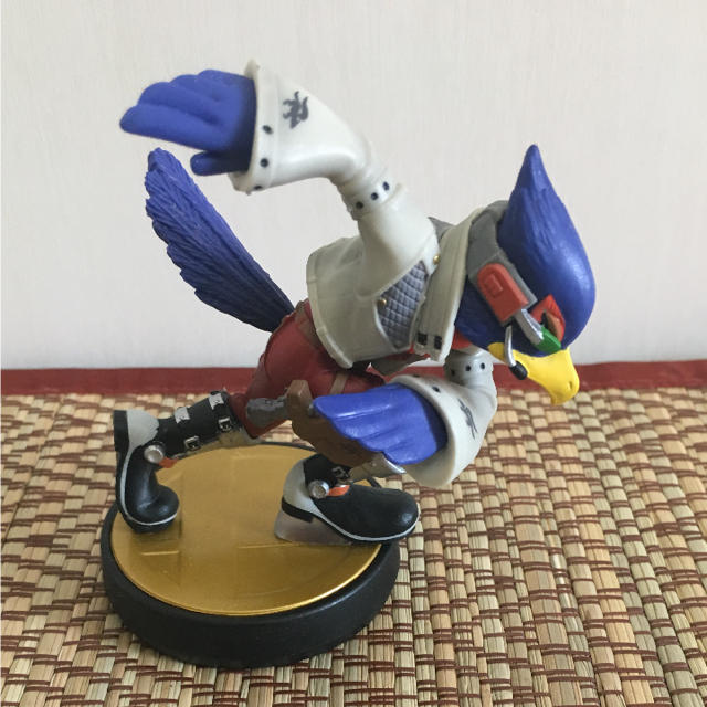 任天堂(ニンテンドウ)のファルコ amiibo アミーボ エンタメ/ホビーのフィギュア(ゲームキャラクター)の商品写真