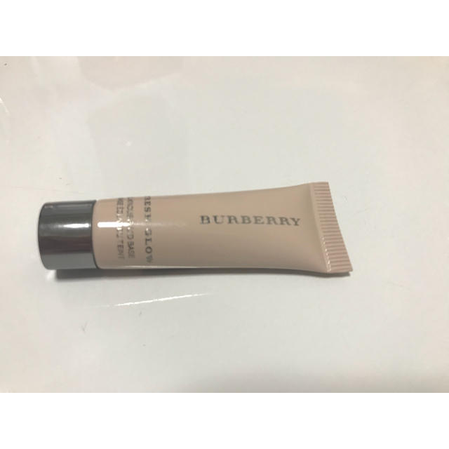 BURBERRY(バーバリー)のバーバリー✩フレッシュグロウルミナスフルイドベース01 コスメ/美容のベースメイク/化粧品(化粧下地)の商品写真