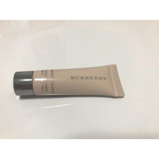 バーバリー(BURBERRY)のバーバリー✩フレッシュグロウルミナスフルイドベース01(化粧下地)