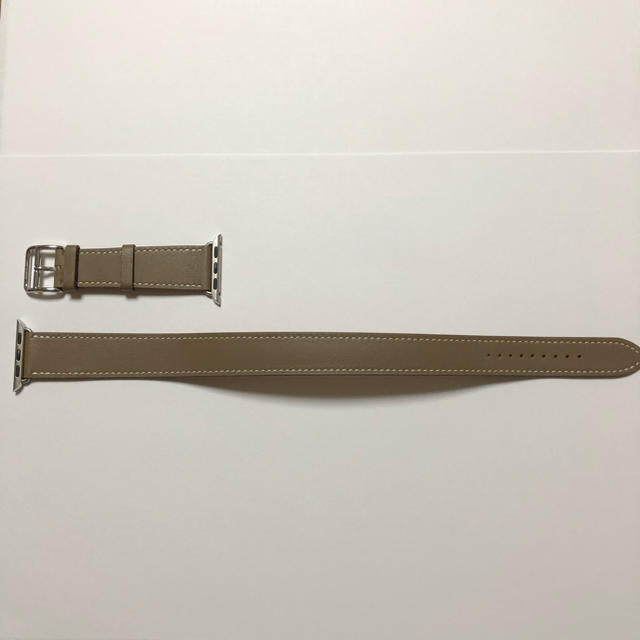 Apple Watch(アップルウォッチ)の【新品同様】 アップルウォッチ エルメス38mm ドゥブルトゥール エトゥープ  レディースのファッション小物(腕時計)の商品写真