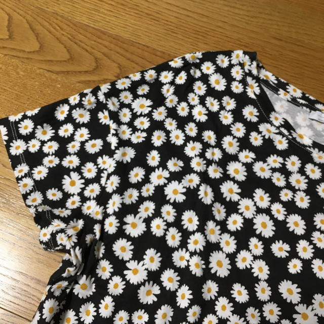 ZARA(ザラ)のZARA☆花柄Tシャツ レディースのトップス(Tシャツ(半袖/袖なし))の商品写真