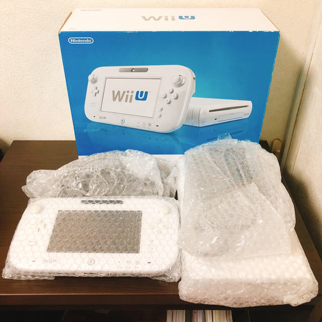 Wii U(ウィーユー)の【中古】wiiU ベーシックセット エンタメ/ホビーのゲームソフト/ゲーム機本体(家庭用ゲーム機本体)の商品写真