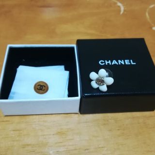 シャネル(CHANEL)のCHANEL ココマーク花モチーフピアス 片方のみ(ピアス)