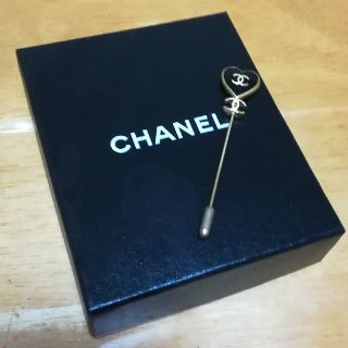 シャネル(CHANEL)のCHANEL ハートココマーク ピンブローチ(ブローチ/コサージュ)