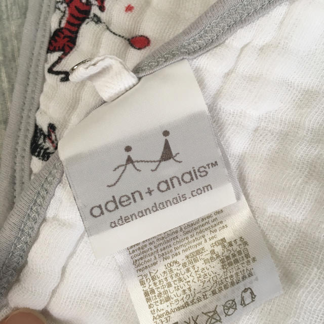 aden+anais(エイデンアンドアネイ)のエイデン&アネイ よだれかけ & バープクロス（ゲップ、吐き戻し用） キッズ/ベビー/マタニティのこども用ファッション小物(ベビースタイ/よだれかけ)の商品写真