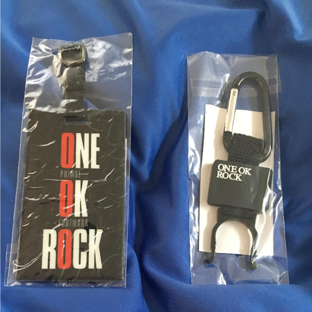 ONE OK ROCK(ワンオクロック)のONE OK ROCK♡グッズセット【おまけ付カ エンタメ/ホビーのタレントグッズ(ミュージシャン)の商品写真