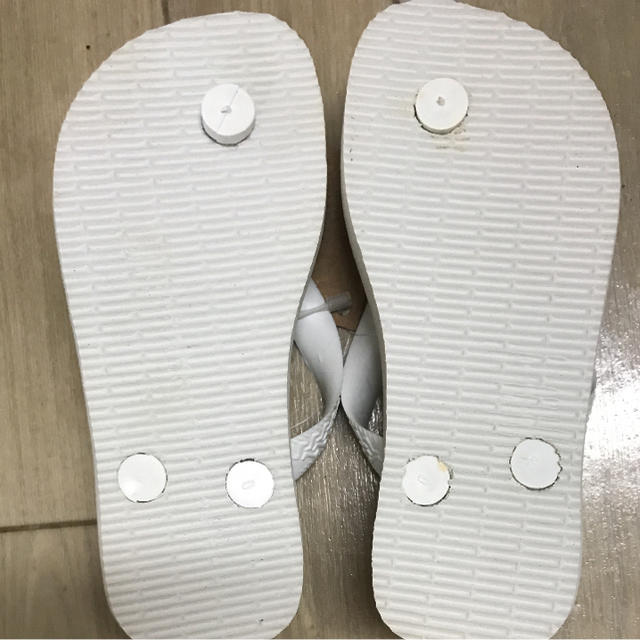 havaianas(ハワイアナス)の新品 havaianas ビーチサンダル 白 キッズ/ベビー/マタニティのベビー靴/シューズ(~14cm)(サンダル)の商品写真