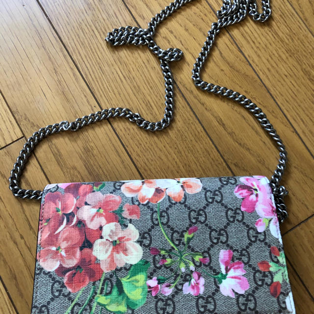 Gucci - GUCCI【GG Supreme Blooms チェーン付き長財布】ピンク