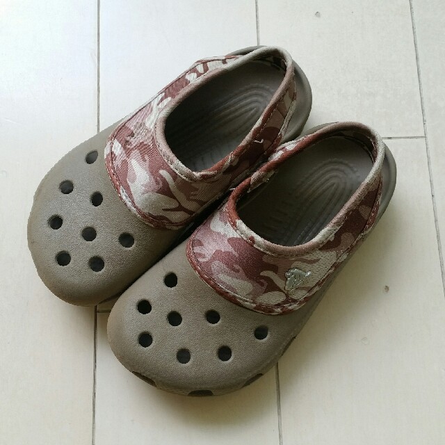 crocs(クロックス)のクロックス　17.5㎝　7月31日まで キッズ/ベビー/マタニティのキッズ靴/シューズ(15cm~)(サンダル)の商品写真