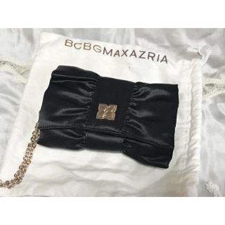 ビーシービージーマックスアズリア(BCBGMAXAZRIA)のBCBGMAXAZRIA/サテンリボンポーチ/クラッチ(ポーチ)