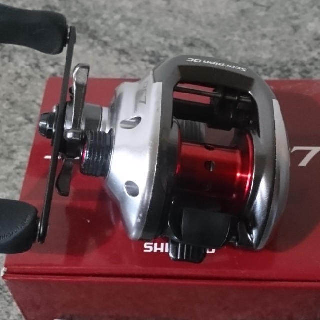 SHIMANO(シマノ)のシマノ スコーピオン DC7 レフト スポーツ/アウトドアのフィッシング(リール)の商品写真