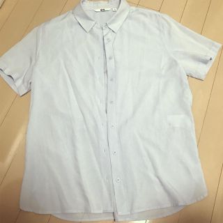 ユニクロ(UNIQLO)のUNIQLO シャツ 水色(シャツ/ブラウス(半袖/袖なし))