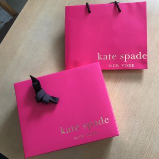 ケイトスペードニューヨーク(kate spade new york)の【美品】ケイトスペード 空箱 紙袋 リボンセット(ショップ袋)