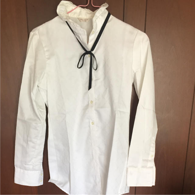 ORIHICA(オリヒカ)のオリヒカ リボン付きシャツ レディースのトップス(シャツ/ブラウス(長袖/七分))の商品写真
