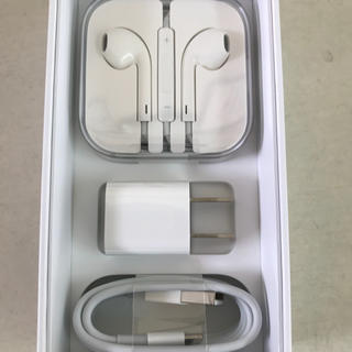 アップル(Apple)のi Phoneイヤホン&充電器、ケーブル(バッテリー/充電器)