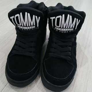 トミー(TOMMY)の美品 トミー TOMMY スニーカー 黒  27㎝(スニーカー)