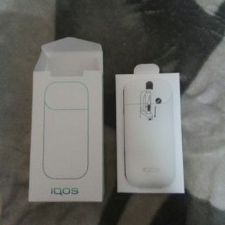 新品☆未使用交換品　IQOS　2.4plusホワイト　ポケットチャージャーのみ(タバコグッズ)