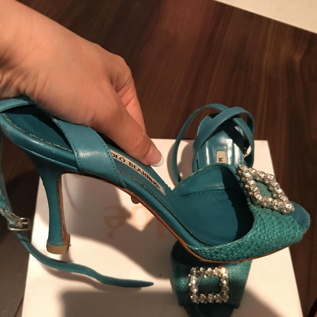 MANOLO BLAHNIK(マノロブラニク)のおとは様専用です レディースの靴/シューズ(サンダル)の商品写真