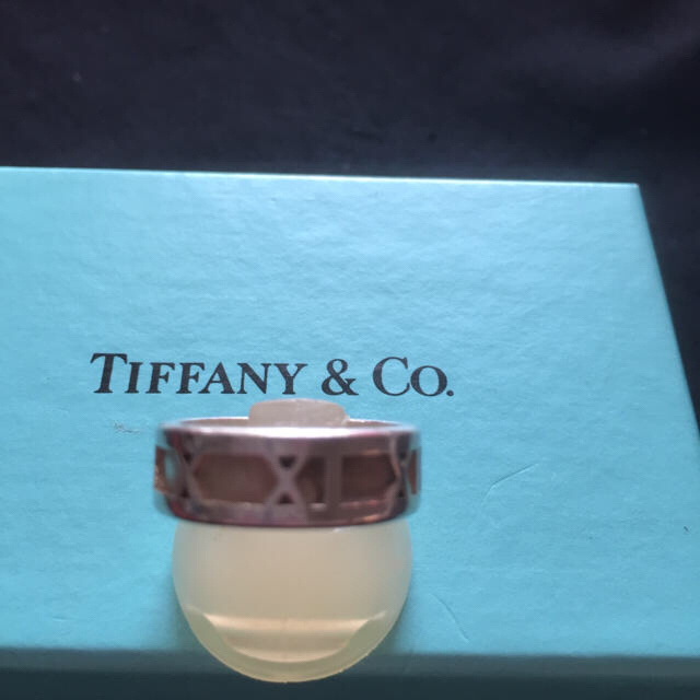 Tiffany & Co.(ティファニー)のティファニーアトラスナローリング　11号 レディースのアクセサリー(リング(指輪))の商品写真
