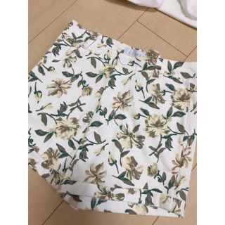 フィフス(fifth)のフィフス 花柄ショートパンツ ボタニカル柄ショートパンツ M(ショートパンツ)