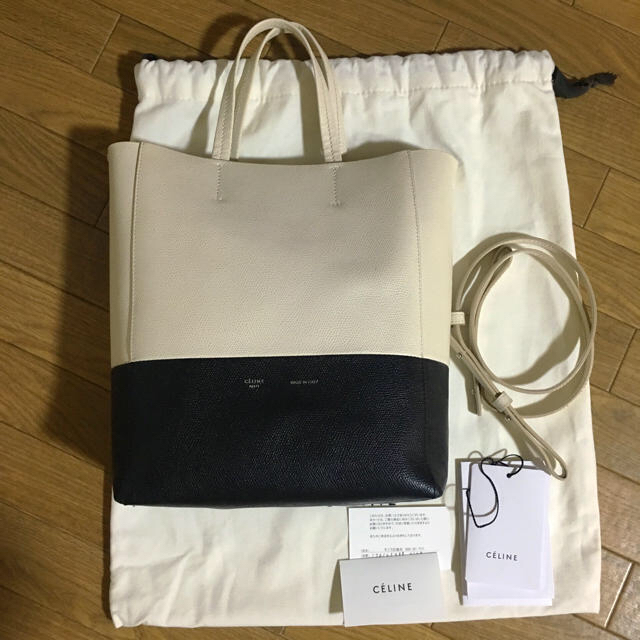 celine(セリーヌ)の♡maru様♡celine スモールカバ  レディースのバッグ(ハンドバッグ)の商品写真