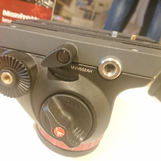 Manfrotto(マンフロット)のManfrotto MVH502AH　マンフロットビデオ雲台 スマホ/家電/カメラのカメラ(その他)の商品写真