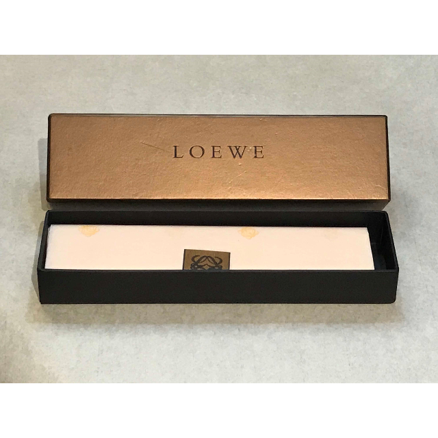 LOEWE(ロエベ)のLOEWE ロエベ 扇子　 レディースのファッション小物(その他)の商品写真