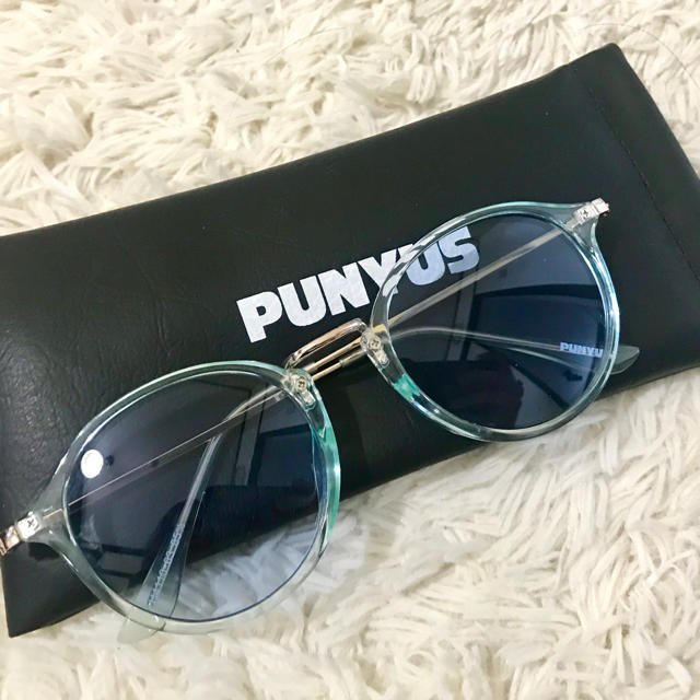 PUNYUS(プニュズ)のpunyus サングラス レディースのファッション小物(サングラス/メガネ)の商品写真
