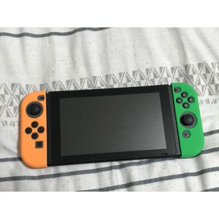 ニンテンドースイッチ(Nintendo Switch)の任天堂 Switch 美品 ＋α有り (家庭用ゲーム機本体)