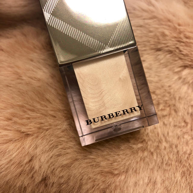 BURBERRY(バーバリー)のBURBERRY(バーバリー)下地 コスメ/美容のベースメイク/化粧品(化粧下地)の商品写真