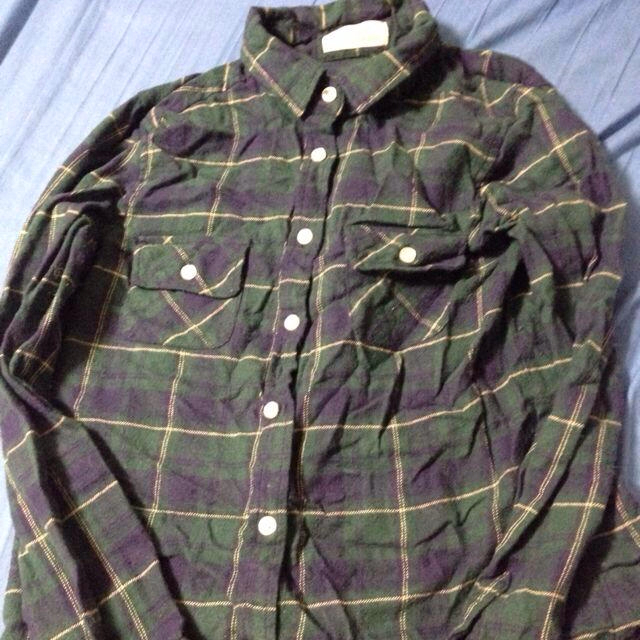 w closet(ダブルクローゼット)の緑のチェックシャツ レディースのトップス(シャツ/ブラウス(長袖/七分))の商品写真