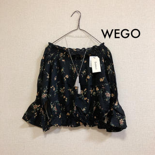 ウィゴー(WEGO)のWEGO ⭐️新品⭐️ シャーリング2wayオフショルダー 花ブラック(シャツ/ブラウス(長袖/七分))