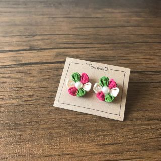 つまみ細工ピアス(イヤリング)(ピアス)