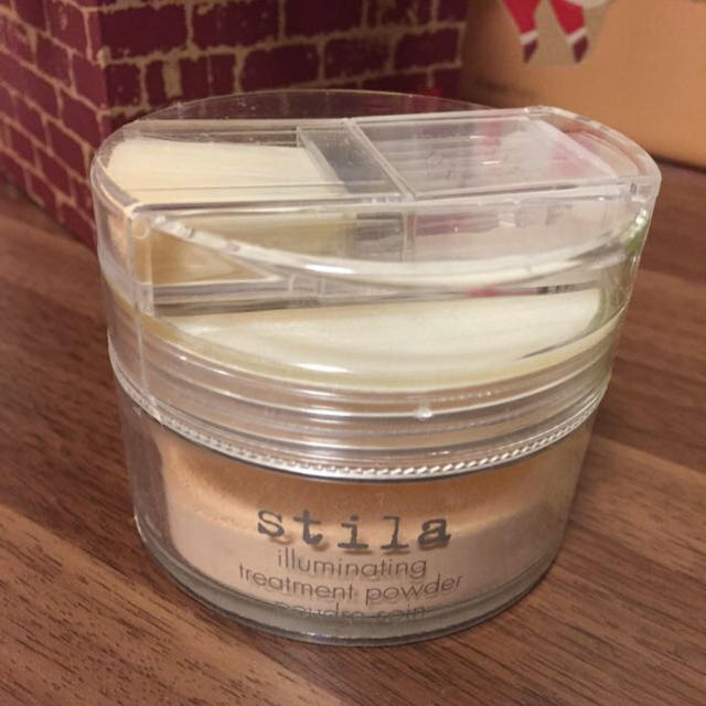 stila(スティラ)のstilla イルミネーティングパウダー コスメ/美容のベースメイク/化粧品(その他)の商品写真