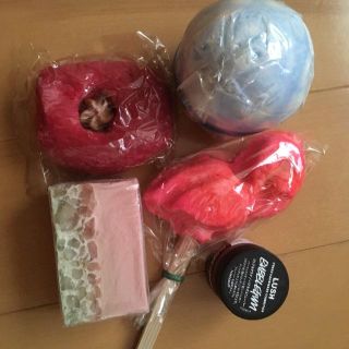 ラッシュ(LUSH)の 【期限切れ】LUSH 5点セットバスボム/バブルバー/ソープ/リップスクラブ(入浴剤/バスソルト)