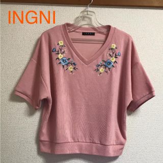 イング(INGNI)のイング フラワートップス カットソー(カットソー(半袖/袖なし))