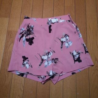 スナイデル(SNIDEL)の値下げスナイデル 花柄ショートパンツ(ショートパンツ)