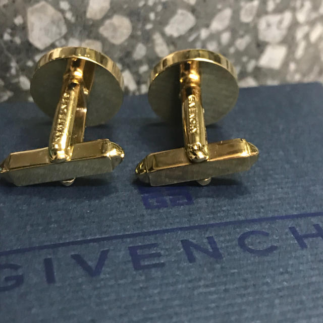 GIVENCHY(ジバンシィ)のジバンシー   ロゴ シルバーコンビ カフス カフリンクス メンズのファッション小物(カフリンクス)の商品写真