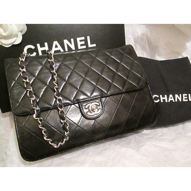 CHANEL(シャネル)の美品　CHANEL　シャネル黒ラム25ｃｍシングルフラップマトラッセシルバー金具 レディースのバッグ(メッセンジャーバッグ)の商品写真