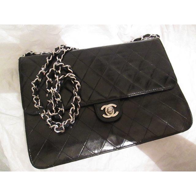 CHANEL(シャネル)の美品　CHANEL　シャネル黒ラム25ｃｍシングルフラップマトラッセシルバー金具 レディースのバッグ(メッセンジャーバッグ)の商品写真