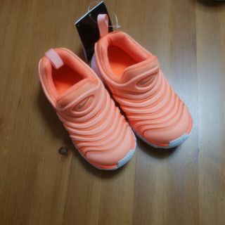 ナイキ(NIKE)の【新品】17㎝ NIKE ダイナモフリー 蛍光オレンジ(スニーカー)