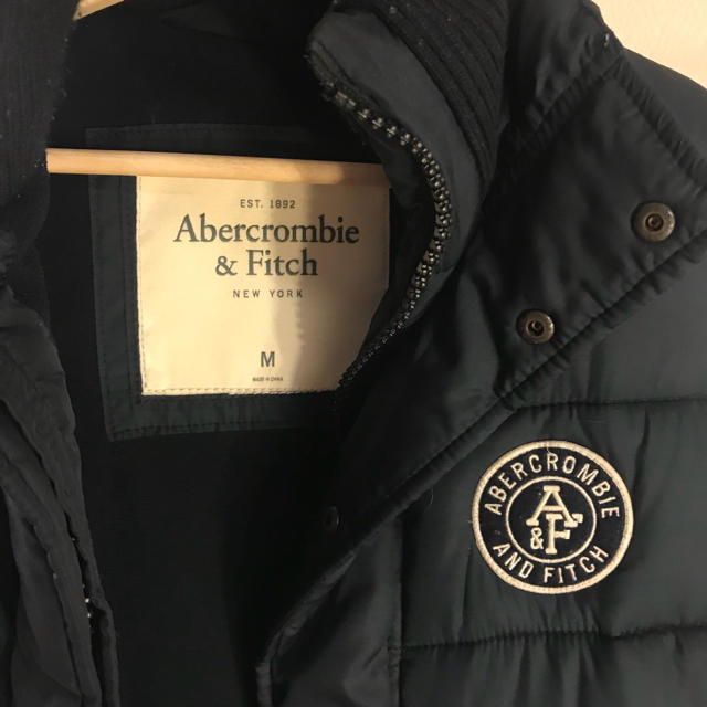 Abercrombie&Fitch(アバクロンビーアンドフィッチ)のAbercrombie&Fitch ベスト M メンズのジャケット/アウター(ダウンベスト)の商品写真