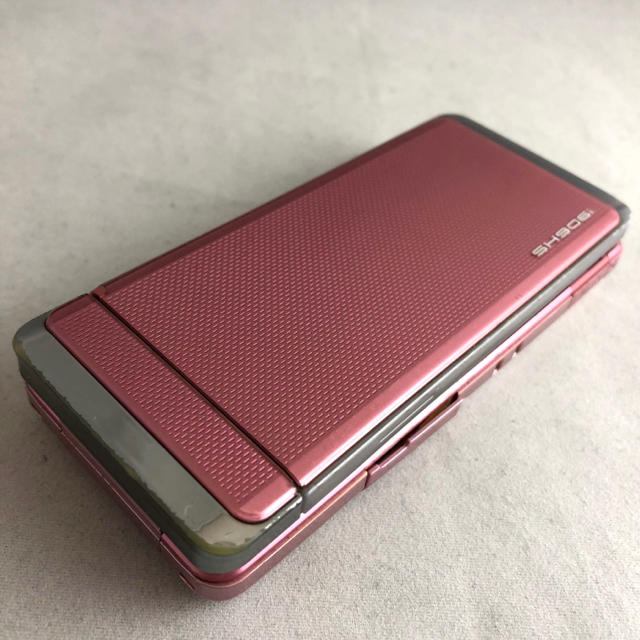 SHARP(シャープ)の送料無料★SH906i ピンク 中古 携帯 ガラケー ドコモ スマホ/家電/カメラのスマートフォン/携帯電話(携帯電話本体)の商品写真