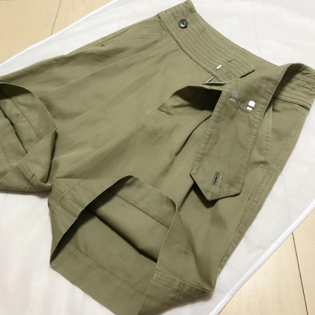 A.P.C(アーペーセー)のMH 様 専用 A.P.C. ハイウエスト ショートパンツ レディースのパンツ(ショートパンツ)の商品写真