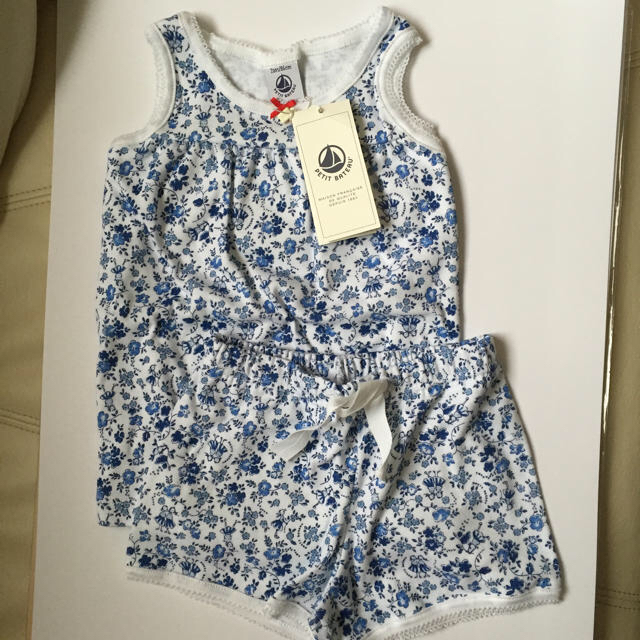 PETIT BATEAU(プチバトー)のrin様専用 キッズ/ベビー/マタニティのキッズ服女の子用(90cm~)(パジャマ)の商品写真