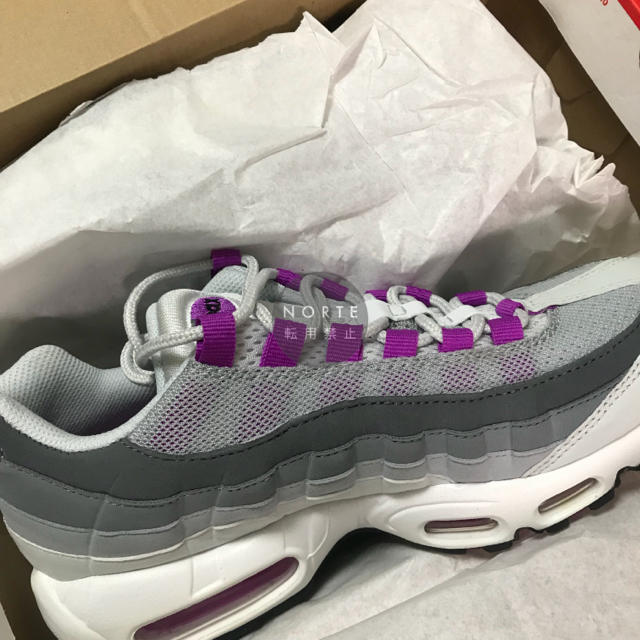 NIKE - 海外限定《新品》25cm NIKE WMNS AIR MAX 95 の通販 by Banker ...