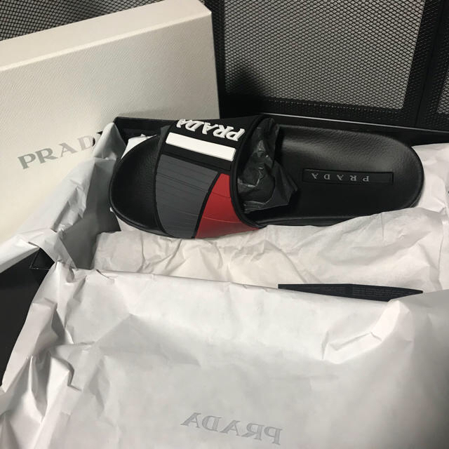 PRADA(プラダ)のPRADA プラダ サンダル 新品未使用 確実正規 【26.5〜27cm】 メンズの靴/シューズ(サンダル)の商品写真