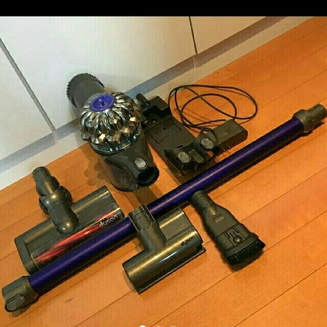 Dyson(ダイソン)のダイソン  充電式掃除機 スマホ/家電/カメラの生活家電(掃除機)の商品写真